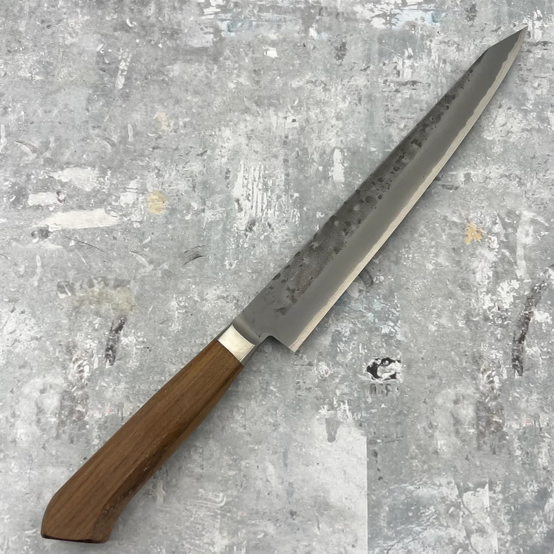 Sujihiki (筋引) – Smukły Ślad